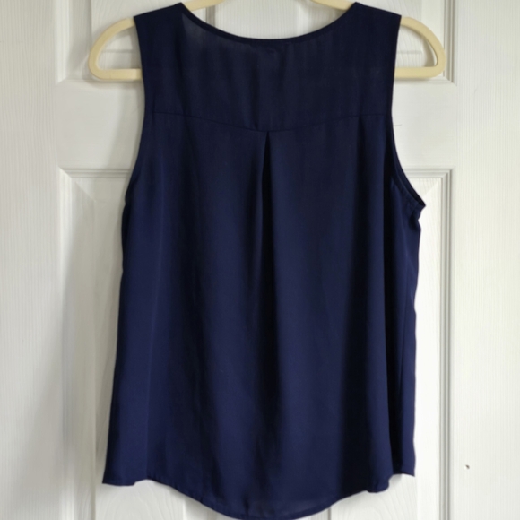 🌷Navy sleeveless dress shirt - Picture 3 of 6